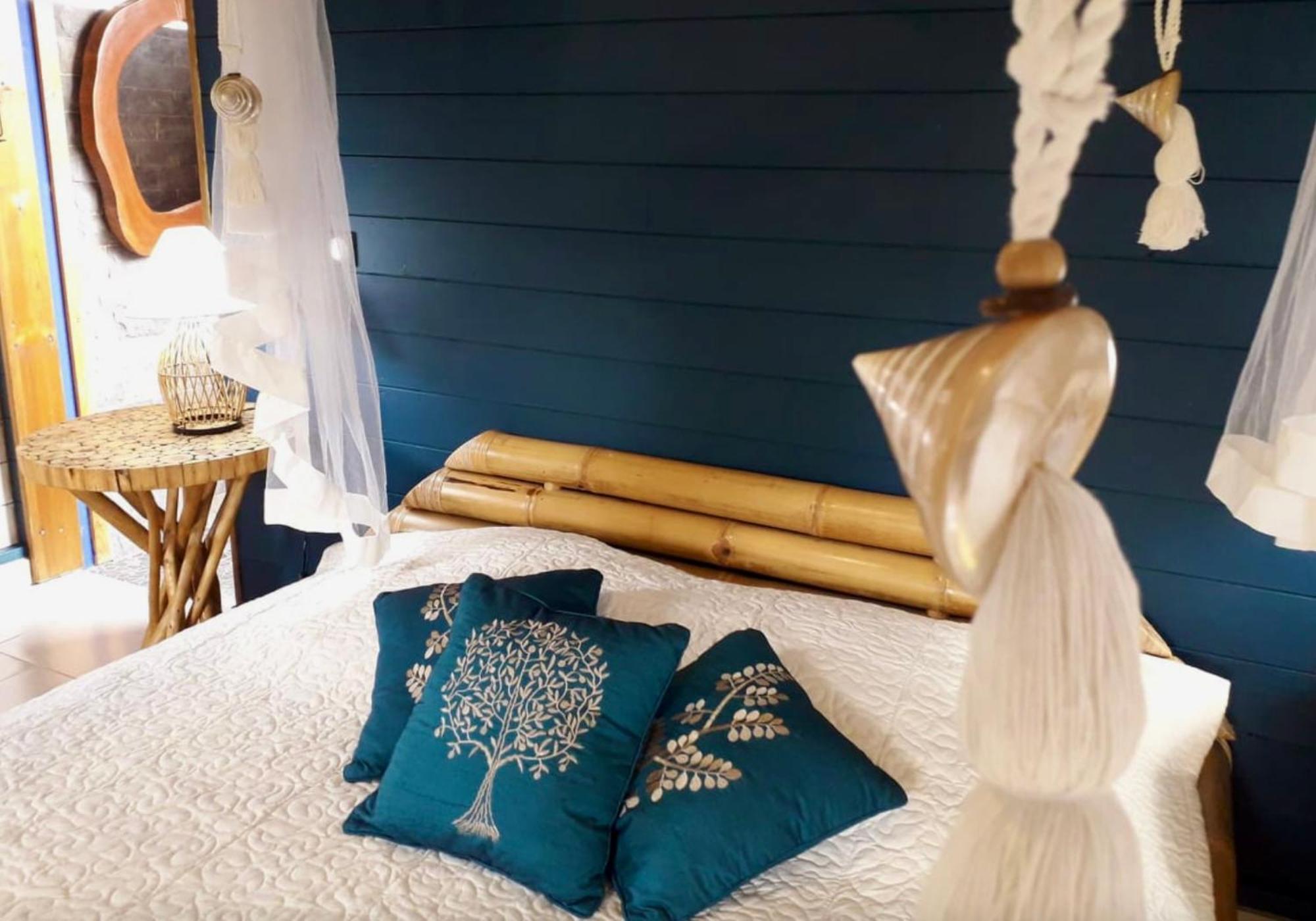 The Bluebamboo Hotell Le Moule Exteriör bild